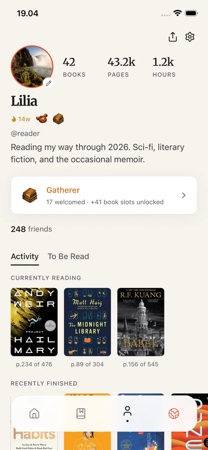A ReadersGuild member profile: a 14-week streak, reading stats, and the current shelf